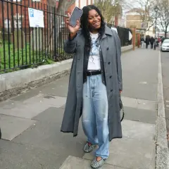 Jakie buty zimowe do mom jeans wybrać, by stylowo przetrwać zimę?