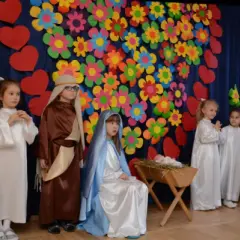 Jak ubrać dziecko na jasełka - praktyczny poradnik dla rodziców przedszkolaka